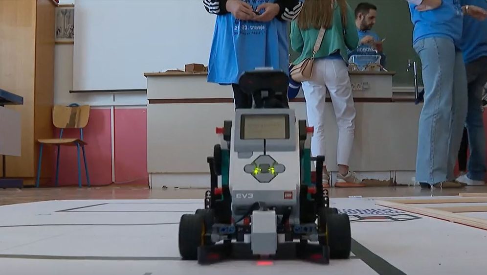 Budućnost vide u robotici - 1