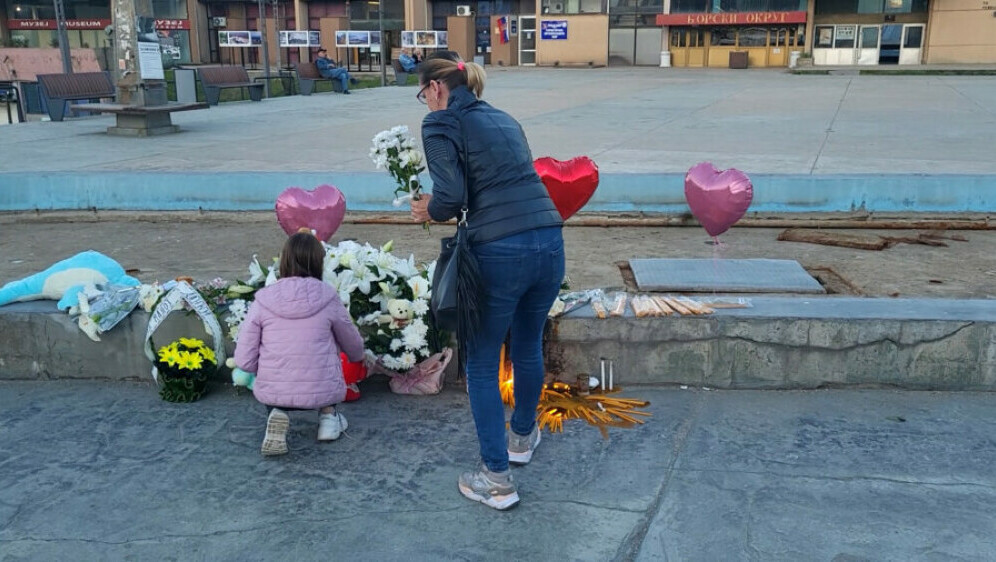 Građani Bora se opraštaju od ubijene Danke Ilić - 1