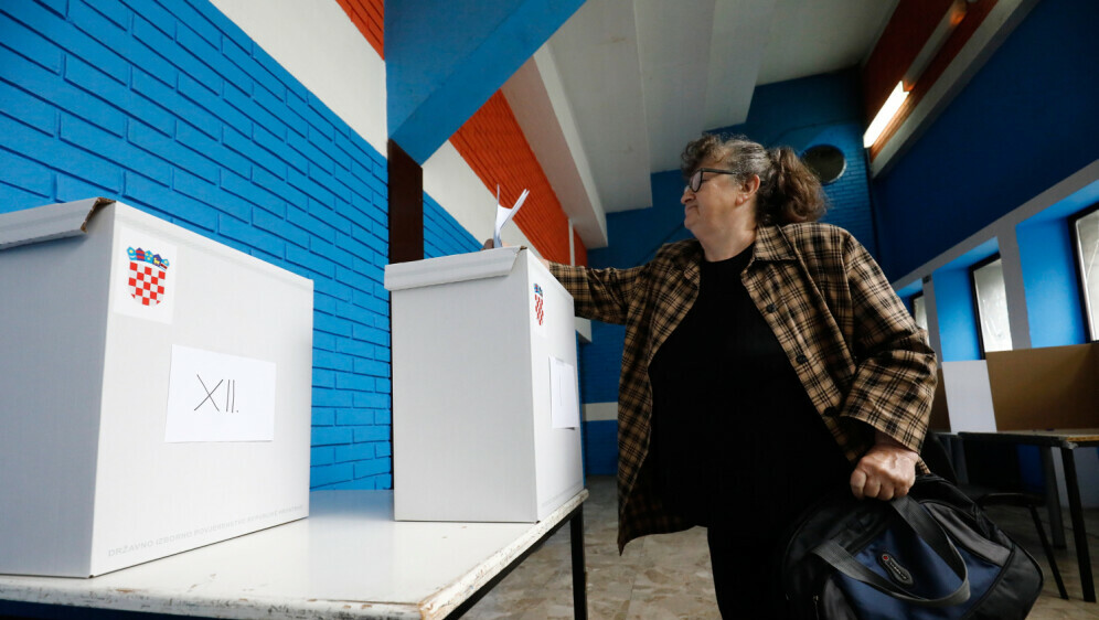 Održavanje parlamentarnih izbora na biračkom mjestu u Osijeku - 2