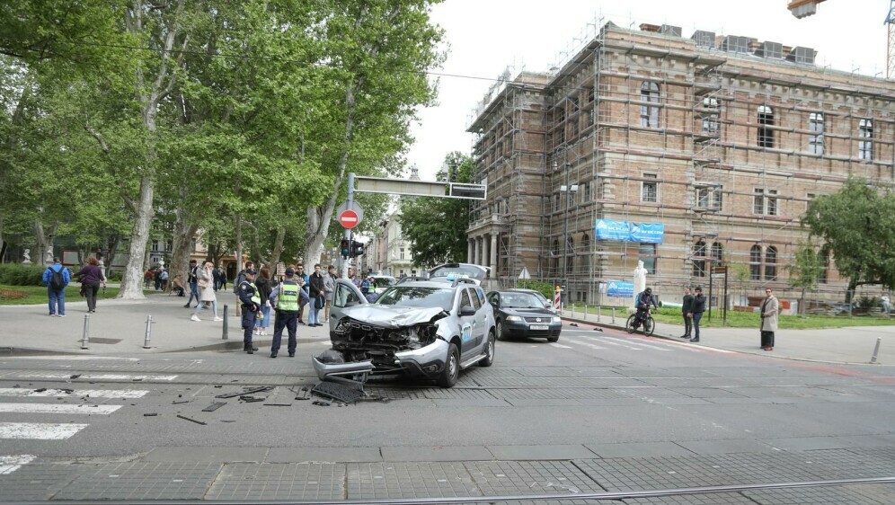 Dva taksija sudjelovala u prometnoj nesreći u Zagrebu - 1