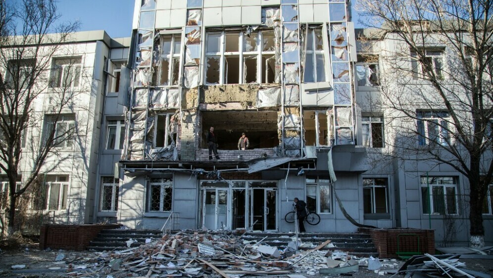 Šteta na zgradama u gradu Avdijivki na istoku Ukrajine