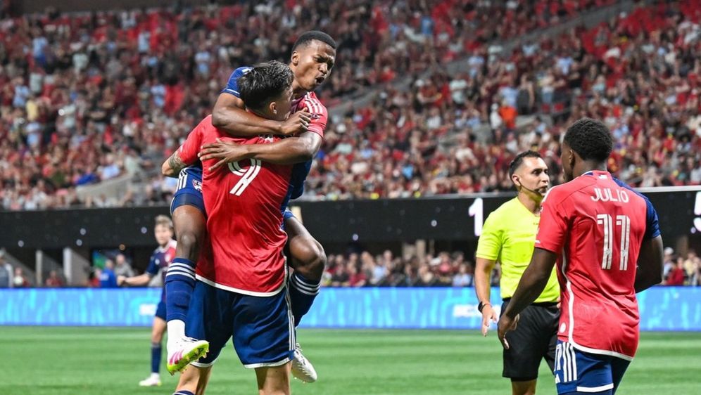 Petar Musa (u sredini)