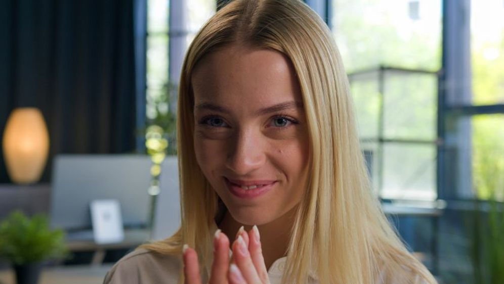 Djevojka smišlja plan