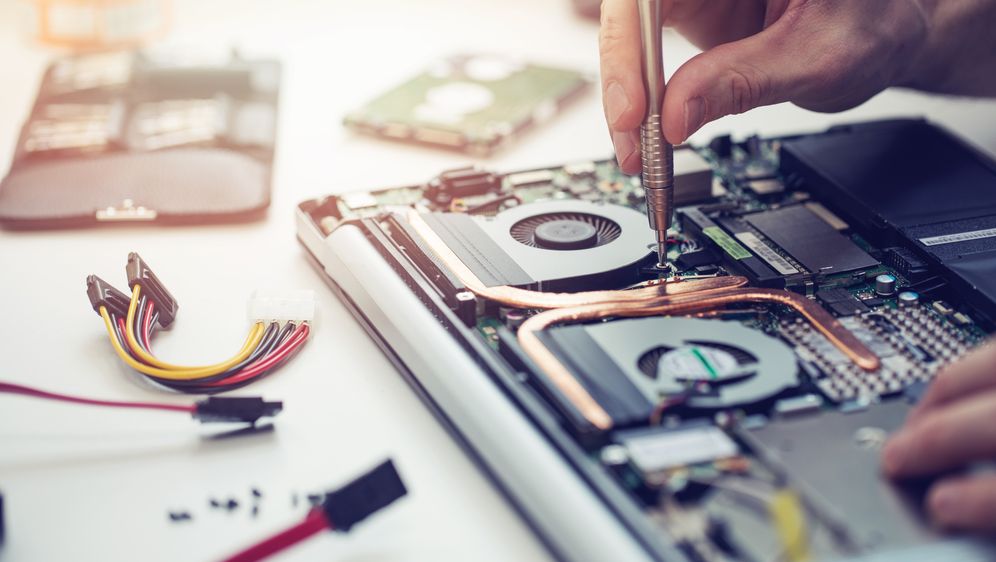 Popravak elektroničkog uređaja, ilustracija