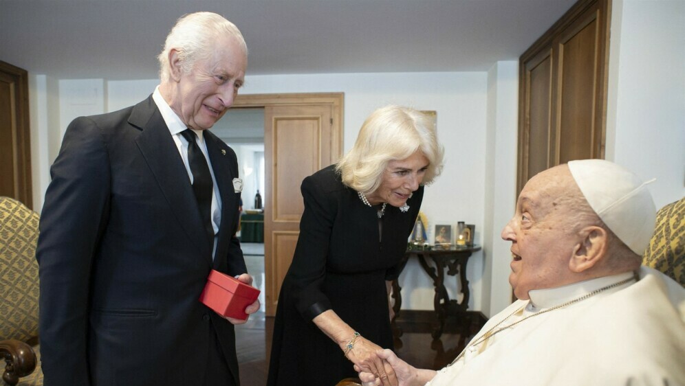 Kralj Charles III. i papa Franjo - 1