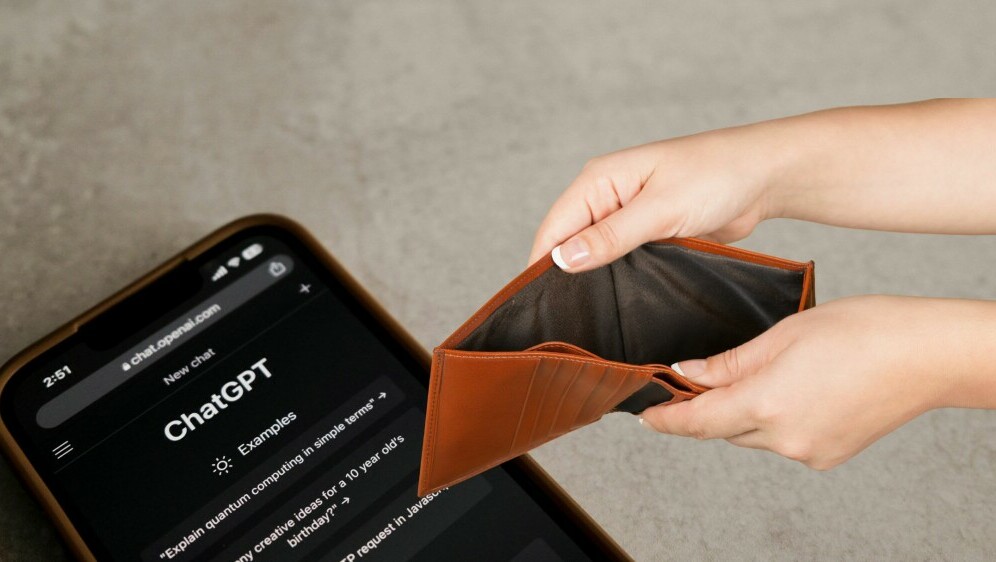 Mobitel s upaljenim ChatGPT-om i prazan novčanik