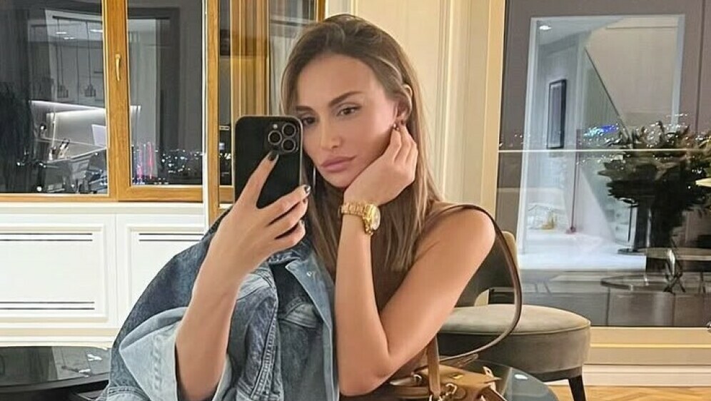 Emina Jahović - 12