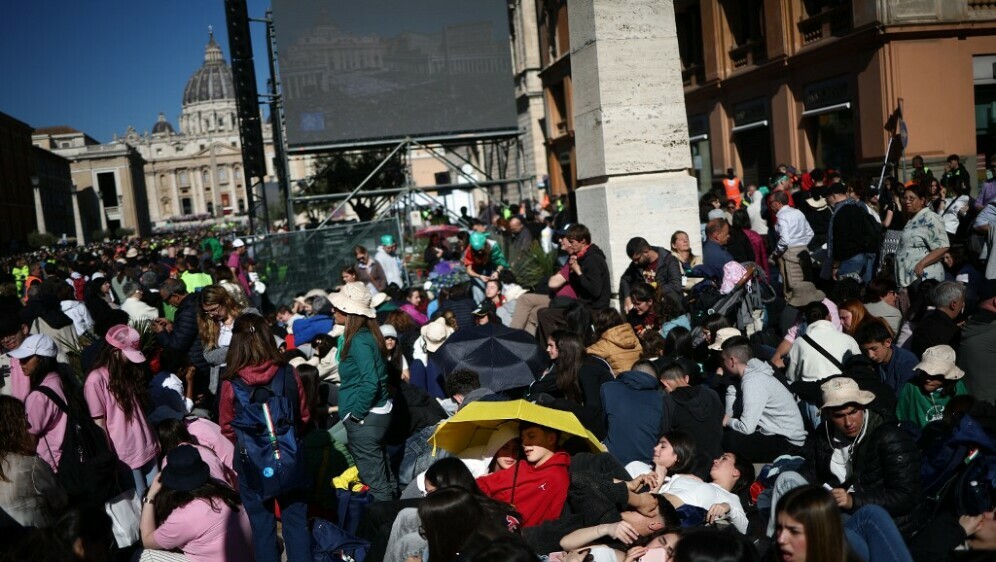 Mnoštvo vjernika na Trgu svetog Petra