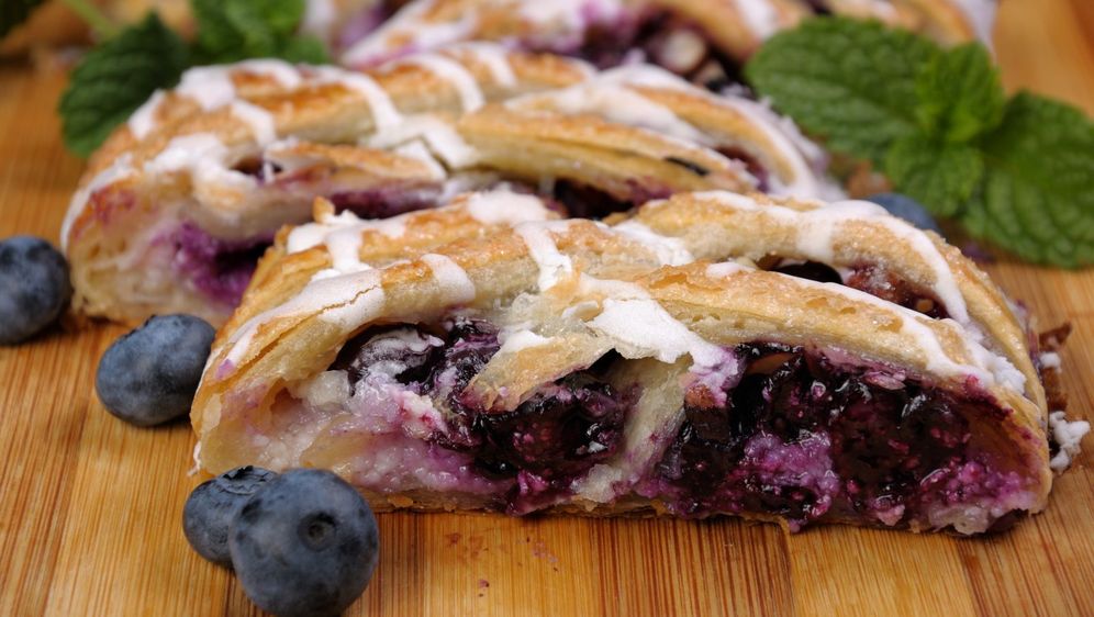 Lisnato tijesto s borovnicama, limunom i krem sirom