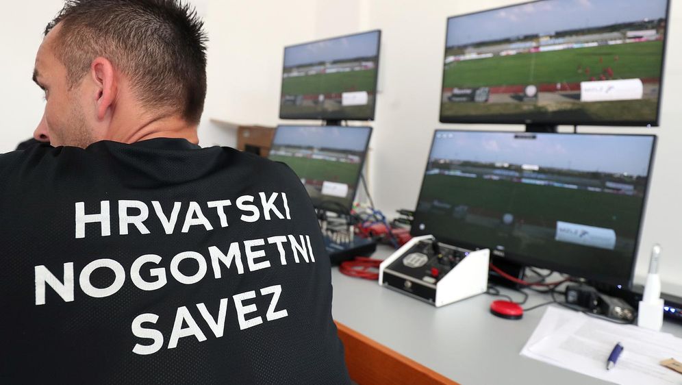 VAR sudac Ivan Bebek