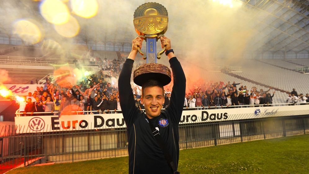 Mario Maloča kao kapetan Hajduka s Kupom 2013. godine