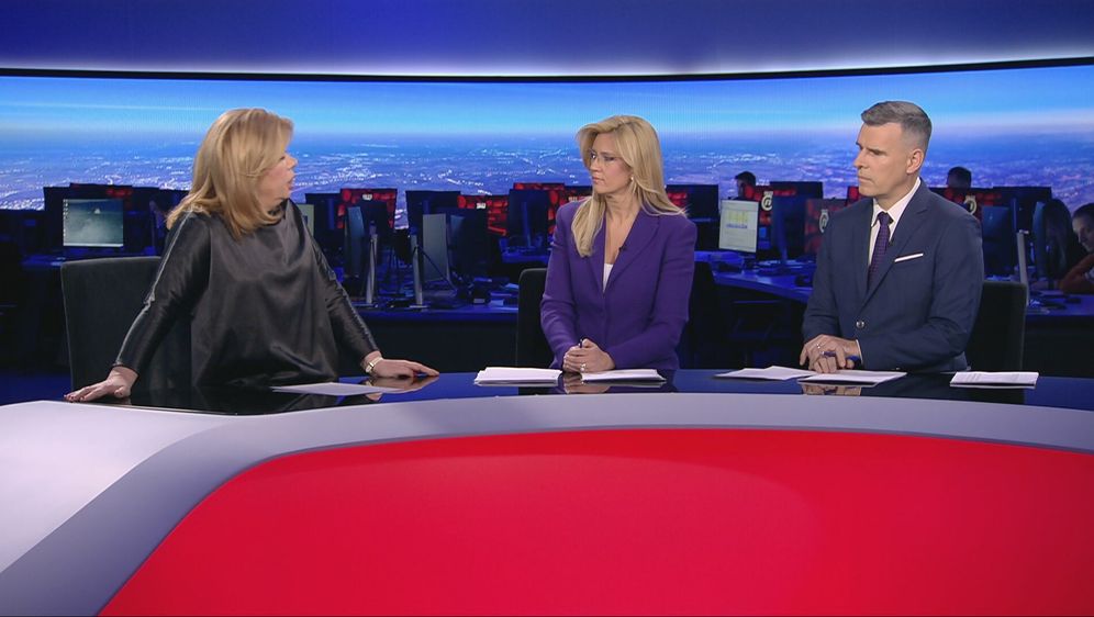 Ivana Petrović, reporterka Dnevnika Nove TV i voditelji Dnevnika Nove TV