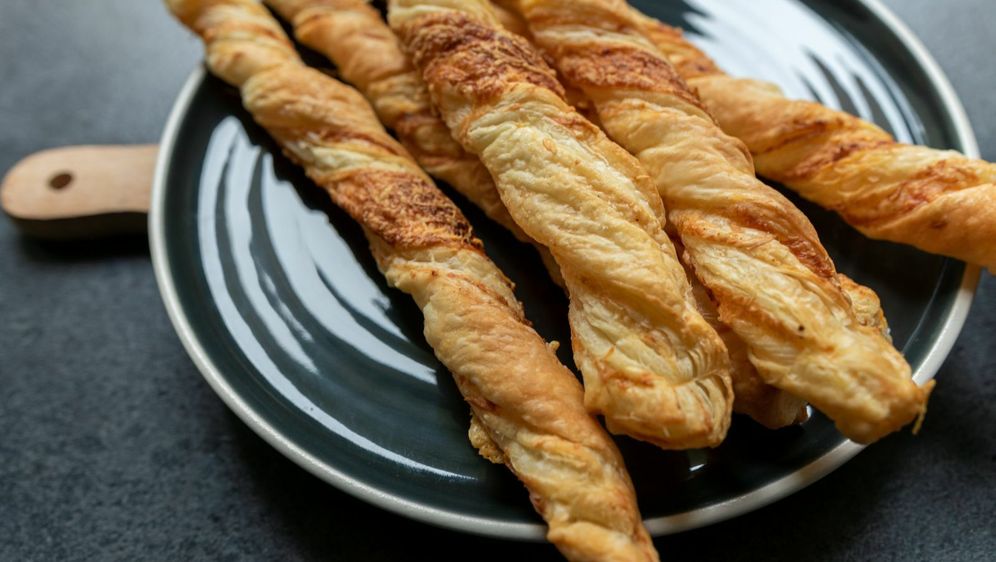 Štapići od lisnatog tijesta s parmezanom