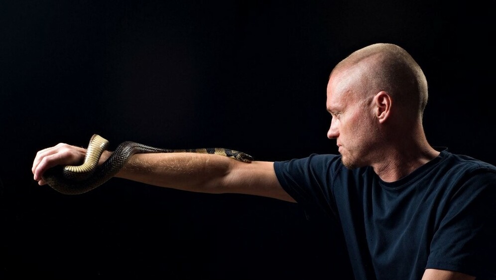 Tim Friede sa zmijom