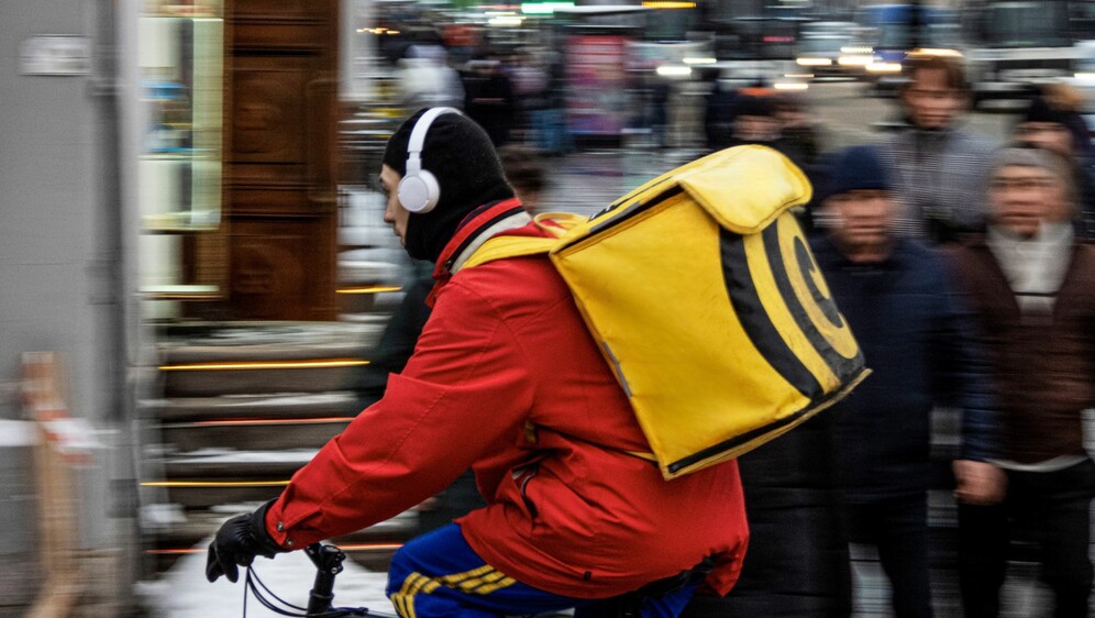 Dostavljač na biciklu