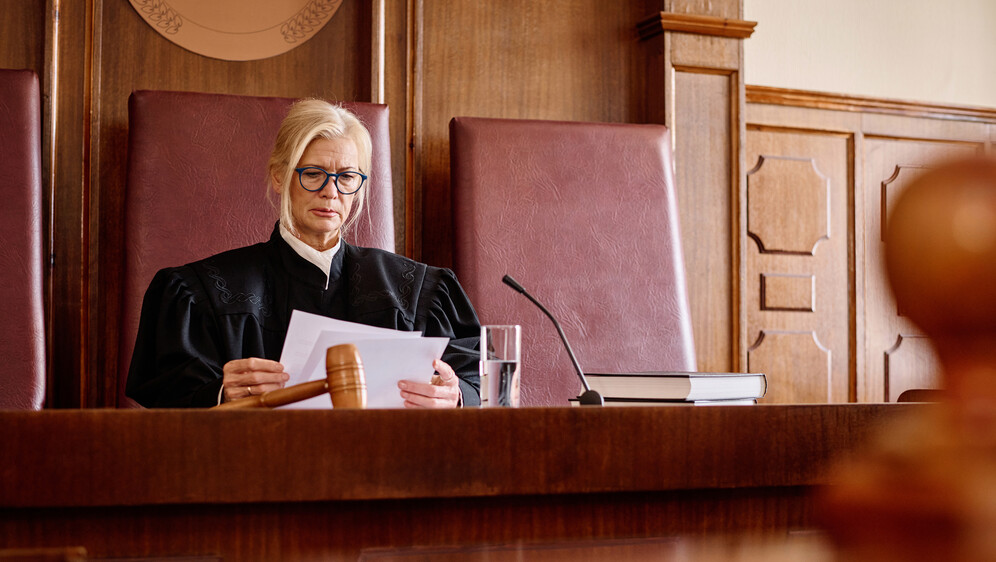 Kako se piše: sudkinja ili sutkinja