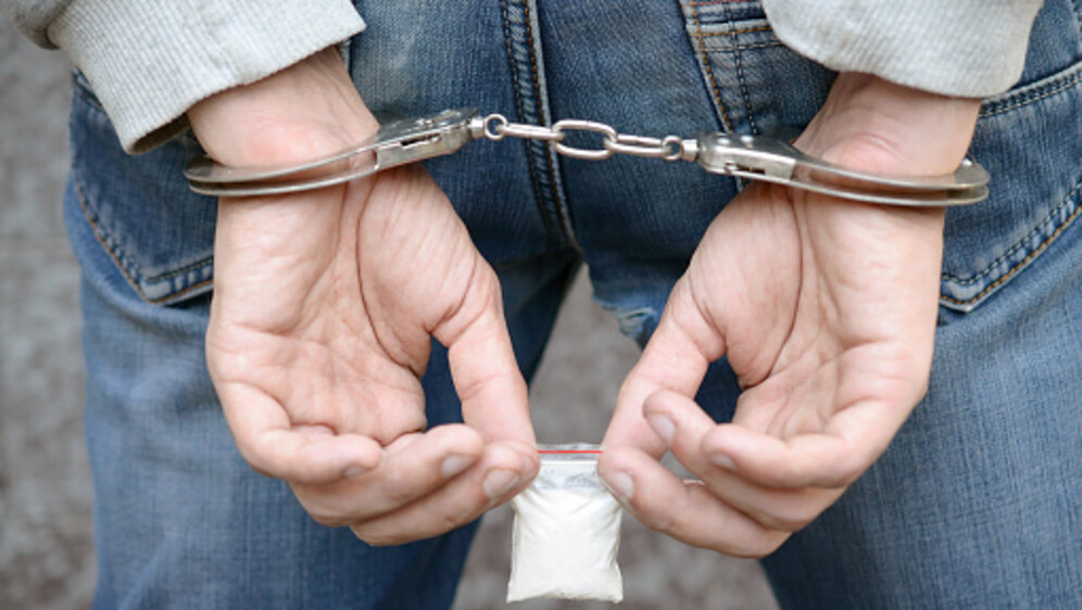 Uhićenje zbog droge, ilustracija