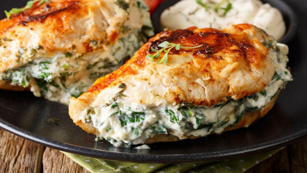 Pileća prsa punjena špinatom i krem sirom