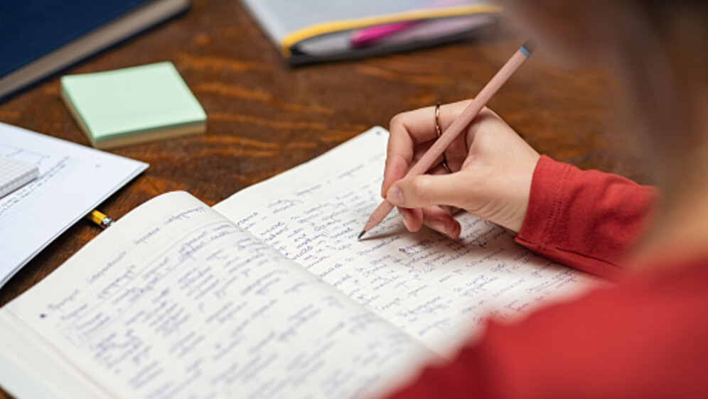 Kako se piše: podcrtati ili potcrtati