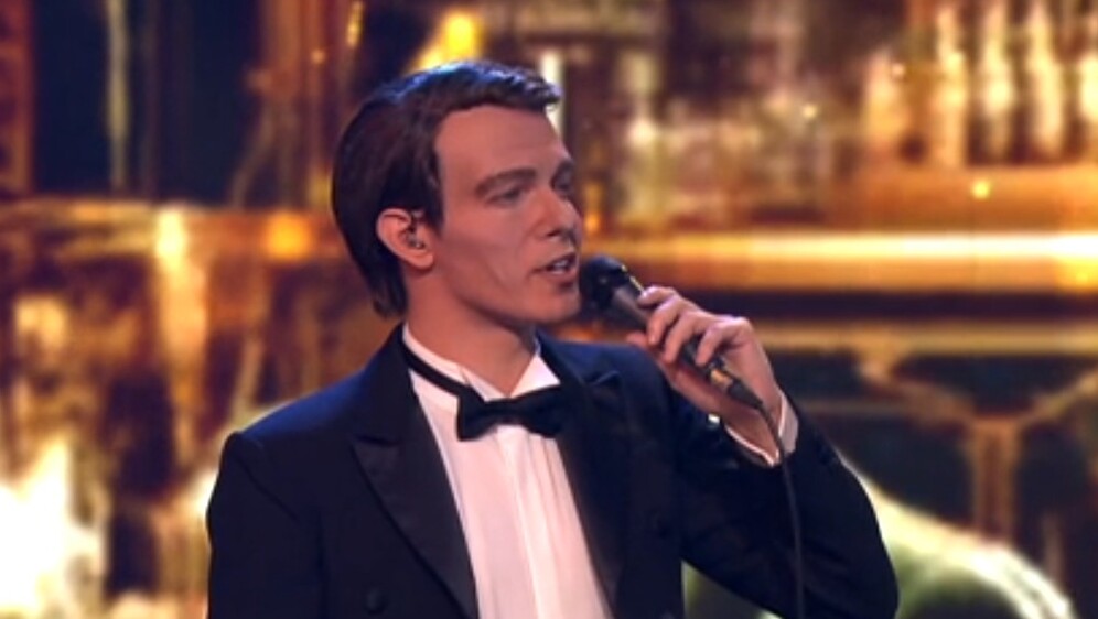 Lovro Juraga kao Frank Sinatra