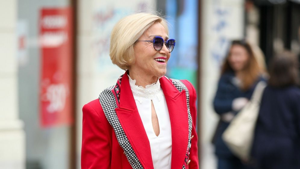 Ulična moda Zagreb vatreno crveni odjevni komadi 2026- - 1