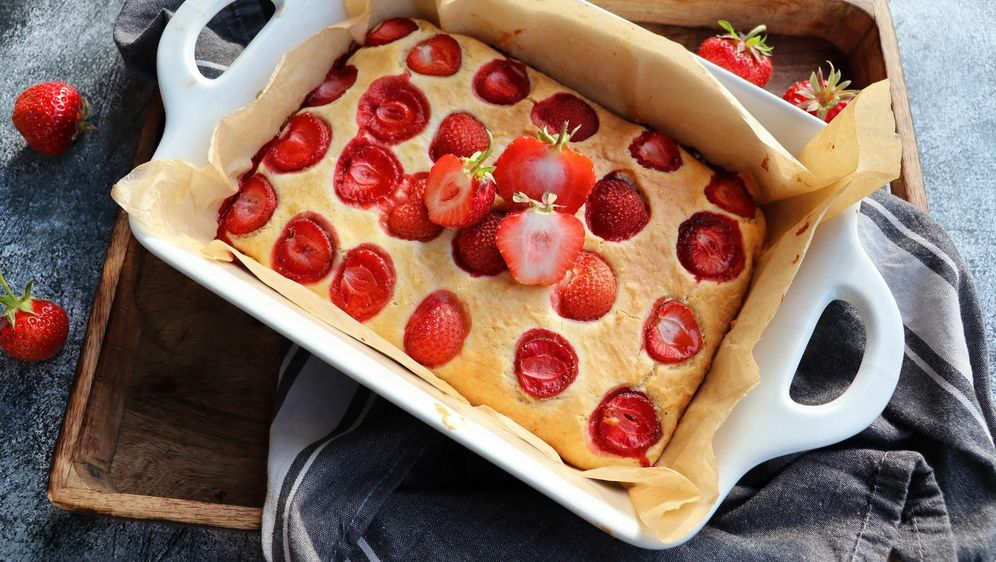 Brzi kolač s jagodama