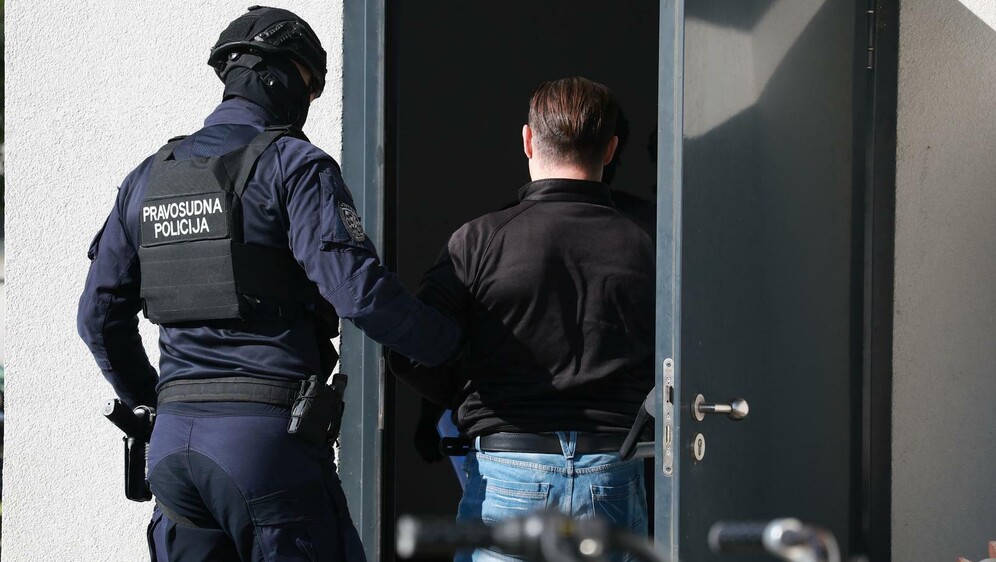 Višestruki ubojica Srđan Mlađan doveden na sud