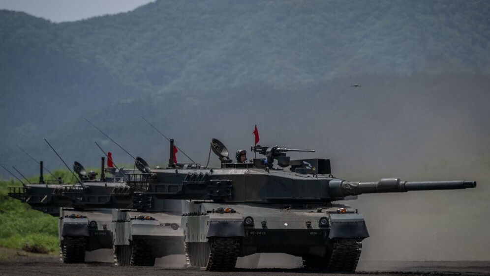 Japanski tenkovi na vojnoj vježbi