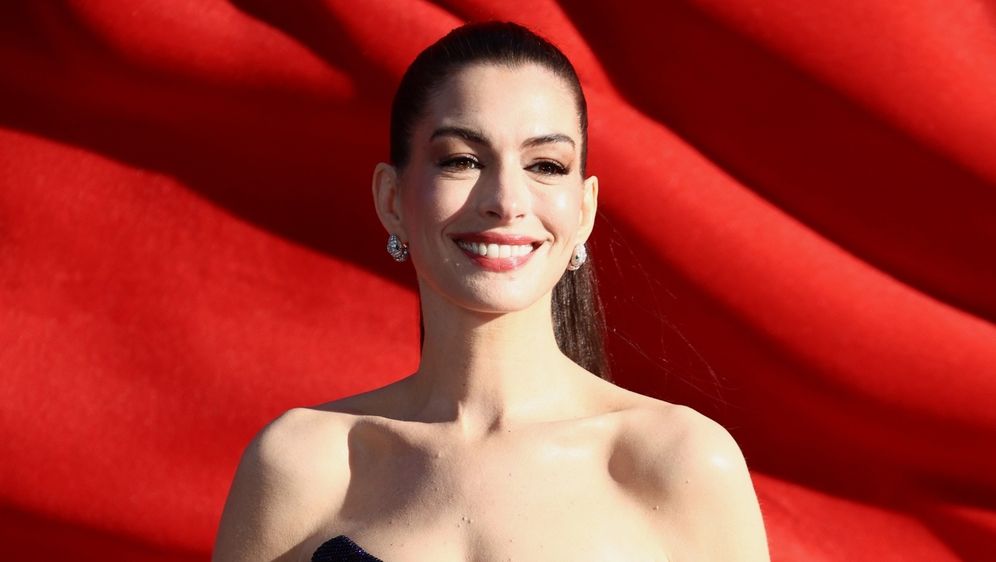 Anne Hathaway na londonskoj premijeri filma Vrag nosi Pradu 2