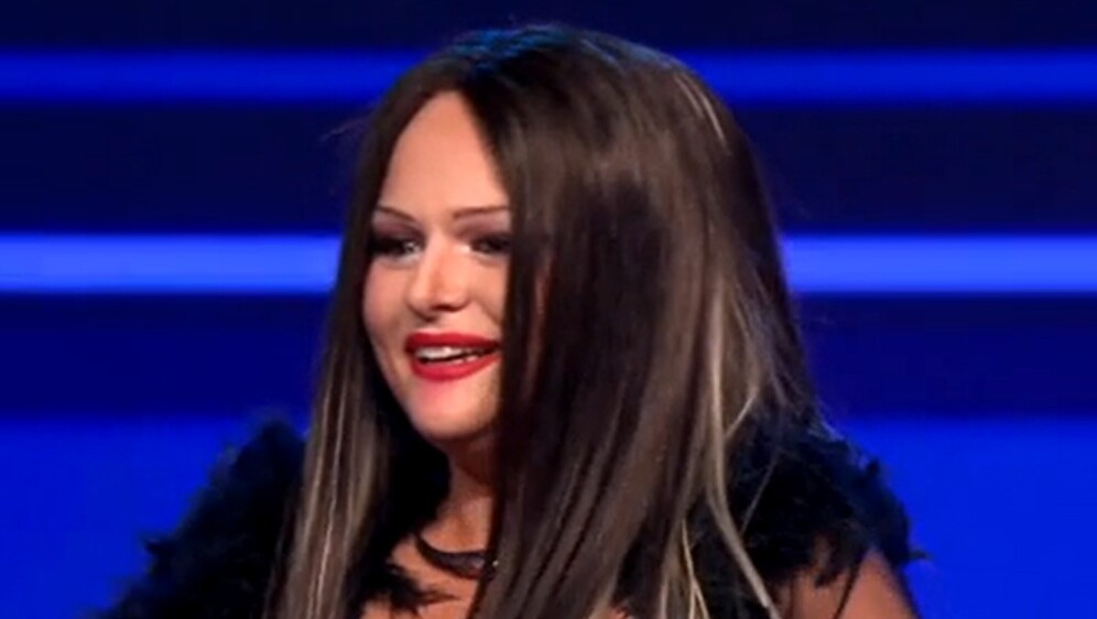 Laura Sučec kao Colonia