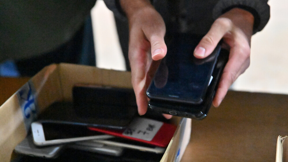 Mobiteli, ilustracija