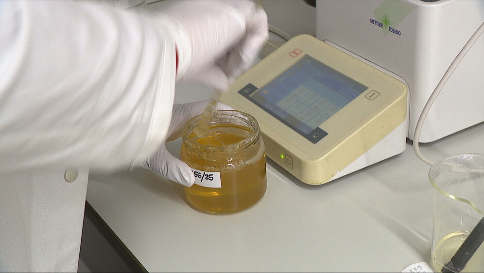 Testiranje meda u laboratoriju