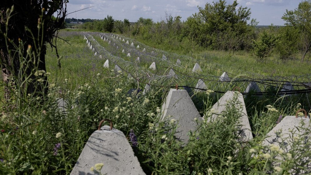Betonske barikade u polju kod Dnjipropetrovska