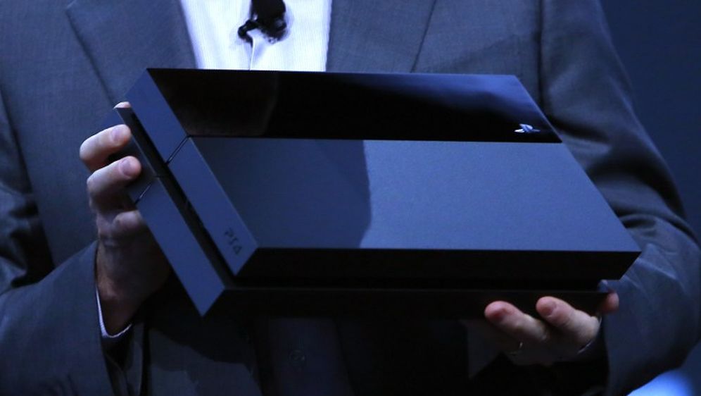 Kakav majstor: Strpao PlayStation 4 u hlače i pokušao pobjeći iz trgovine