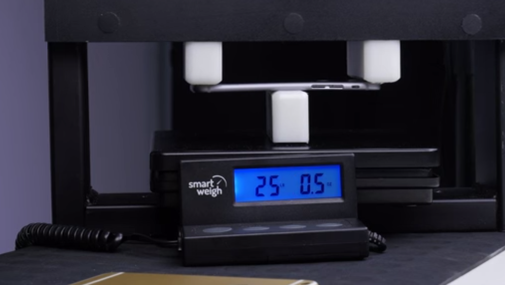 Vjerujući ovom videu, iPhone 6S se neće savijati kao njegov prethodnik