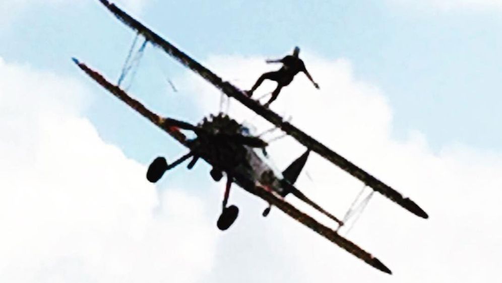 Elon Musk prošetao na krilima aviona