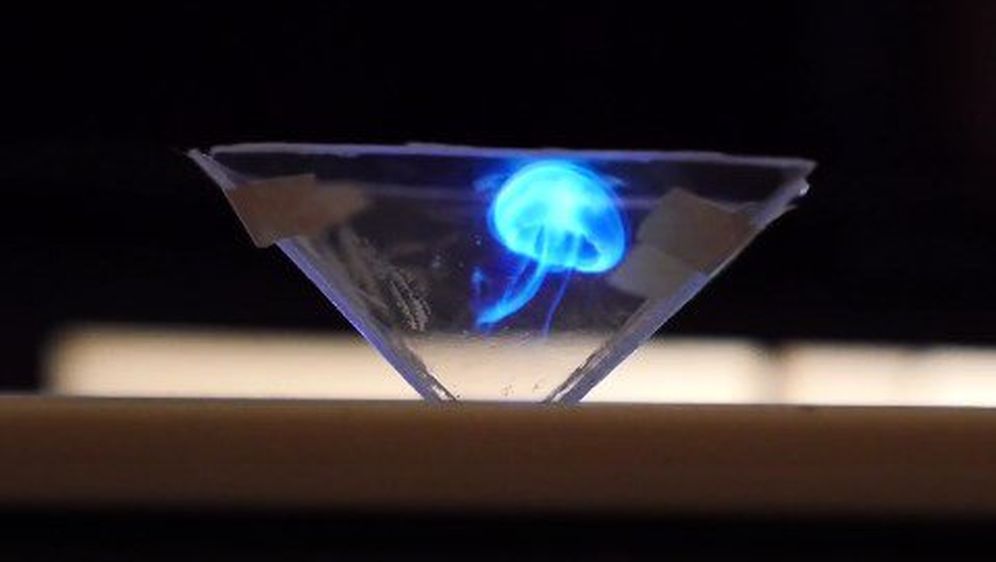 Evo kako bilo koji pametni telefon pretvoriti u 3D hologramski projektor
