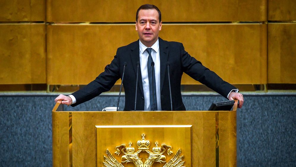 Ruski premijer Dmitrij Medvjedev tijekom obraćanja donjem domu ruskog parlamenta, 11.04.2018. (Foto: AFP)