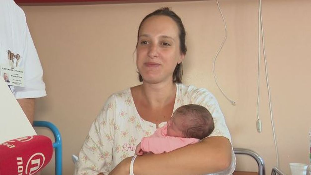 Beba rođena u helikopteru (Dnevnik.hr)