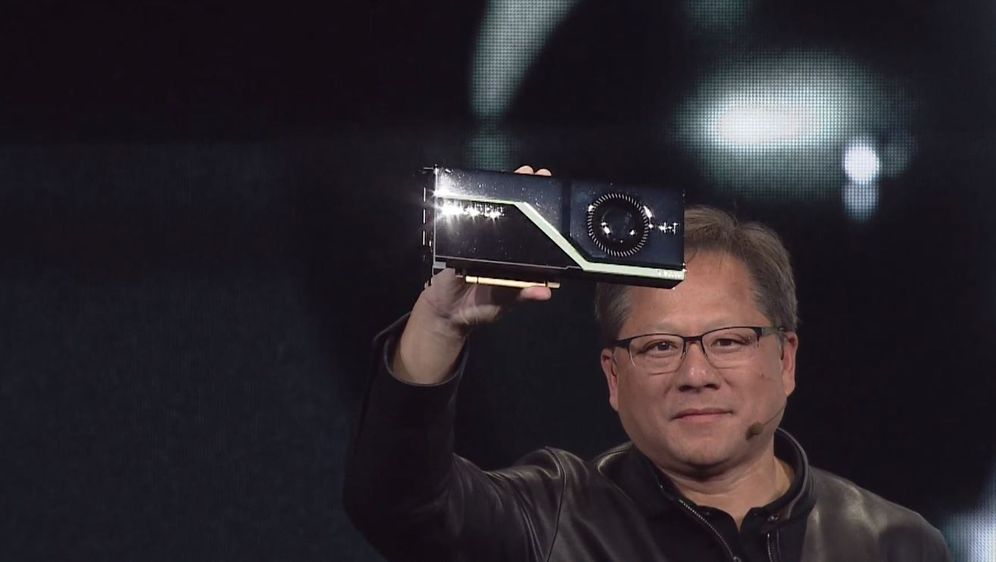 Jensen Huang i Quadro RTX GPU (Foto: Nvidia Flickr)