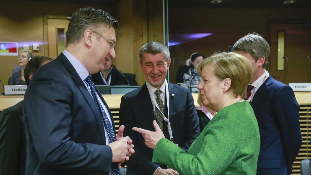 Arhiva, Andrej Plenković i Angela Merkel (Foto: AFP)