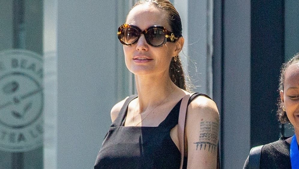 Angelina Jolie posjetila je izložbu u Los Angelesu