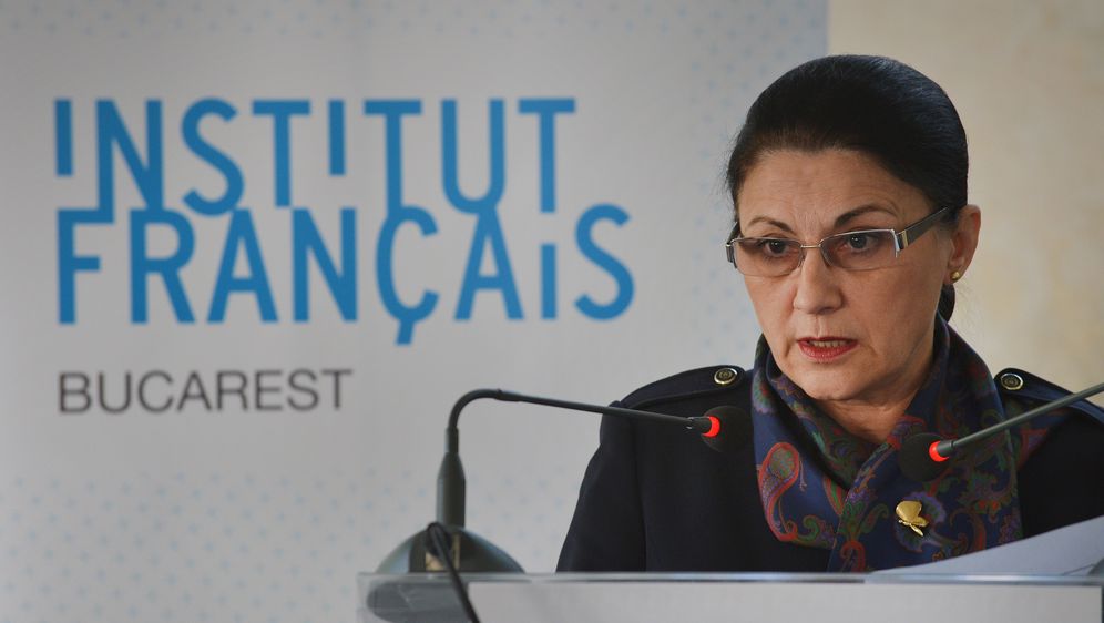Smijenjena rumunjska ministrica obrazovanja Ecaterina Andronescu (Foto: AFP)