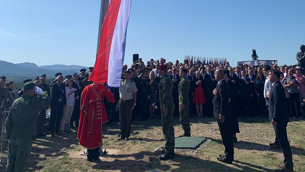 Podizanje zastave na tvrđavi u Kninu (Foto: Dnevnik.hr) - 3