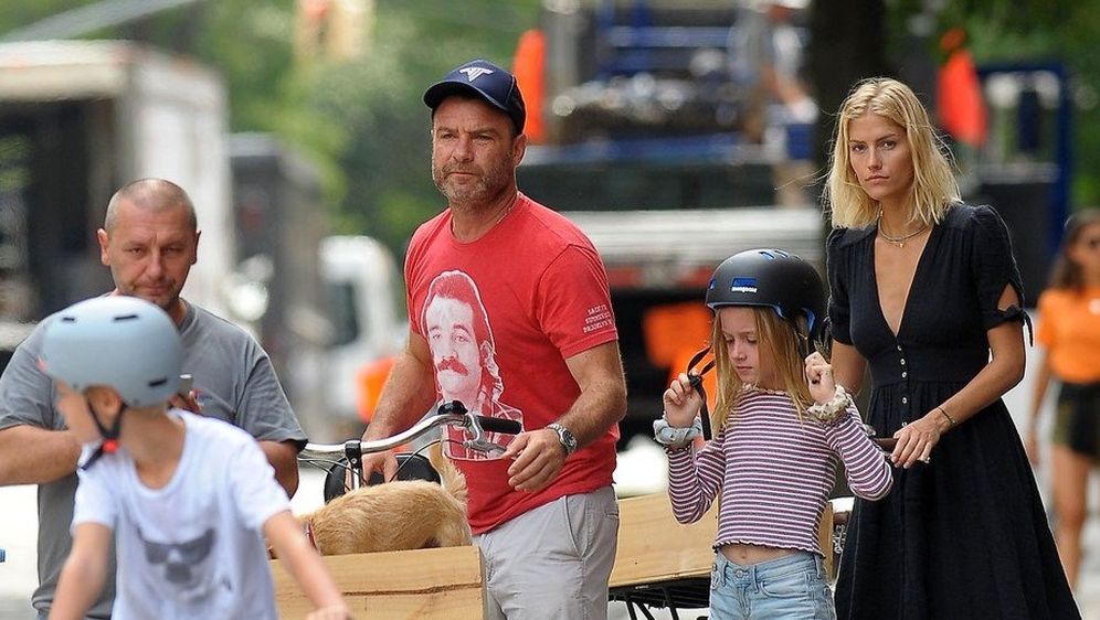 Liev Schreiber i Taylor Neisen (Foto: Profimedia)