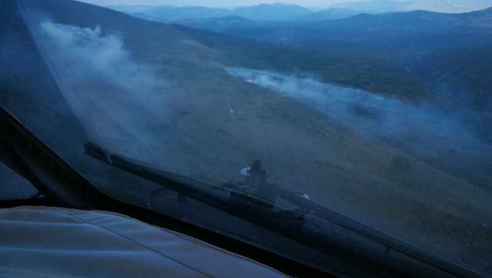 Pogled na požar kod Knina iz kanadera (Foto: MORH)