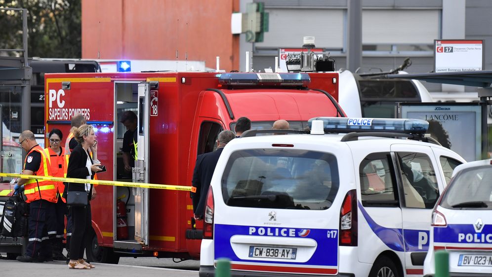 Napad nožem kod Lyona u Francuskoj (Foto: AFP) - 1