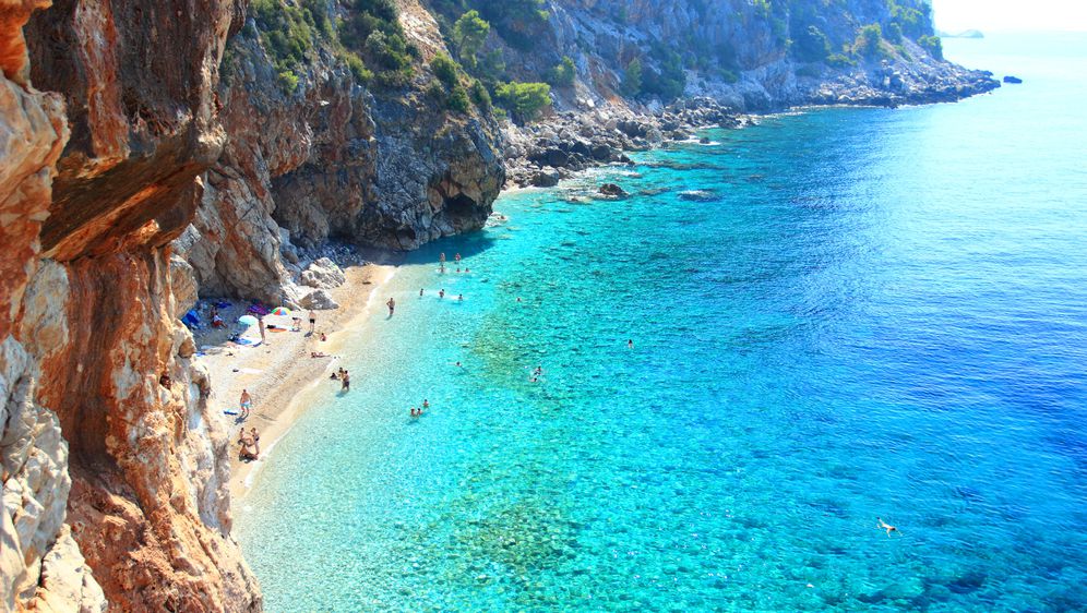 Plažu Pasjaču u Popovićima portal European Best Destinations 2019. proglasio je najljepšom plažom u Europi