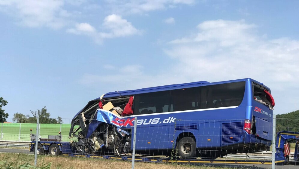 Smrskani poljski autobus