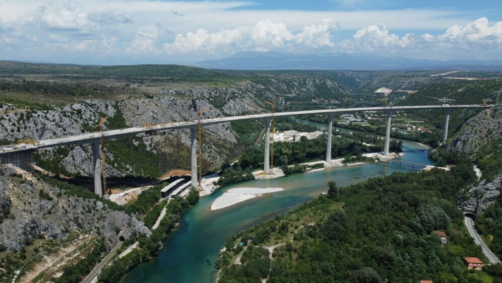Most preko Neretve